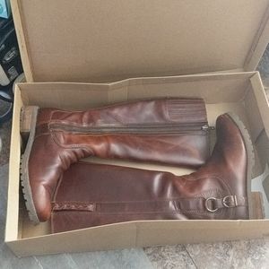 Ariat women Salen boots 9.5